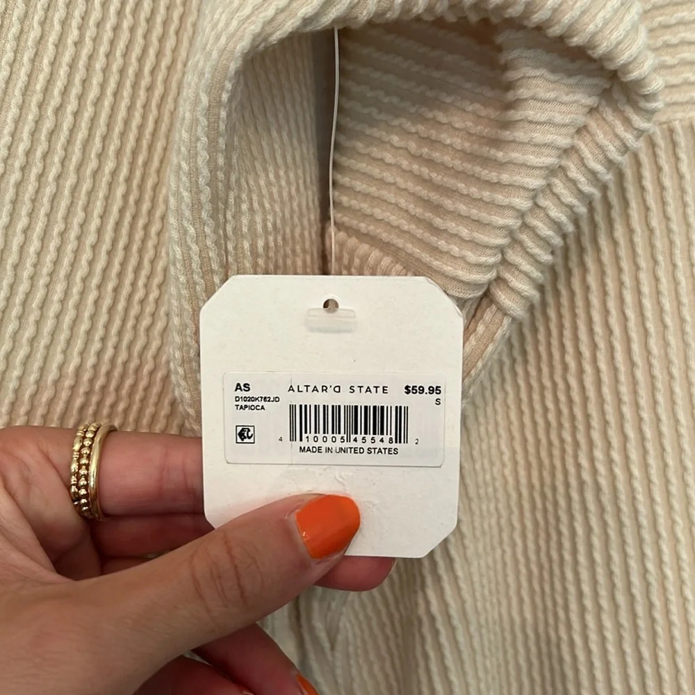 Aida ribbed button down top✨NWT✨
